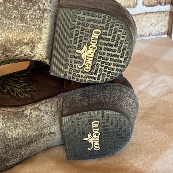 Old Gringo Multicolor Floral Hand tooled Jazmin
size 9 - Picture 6 of 10